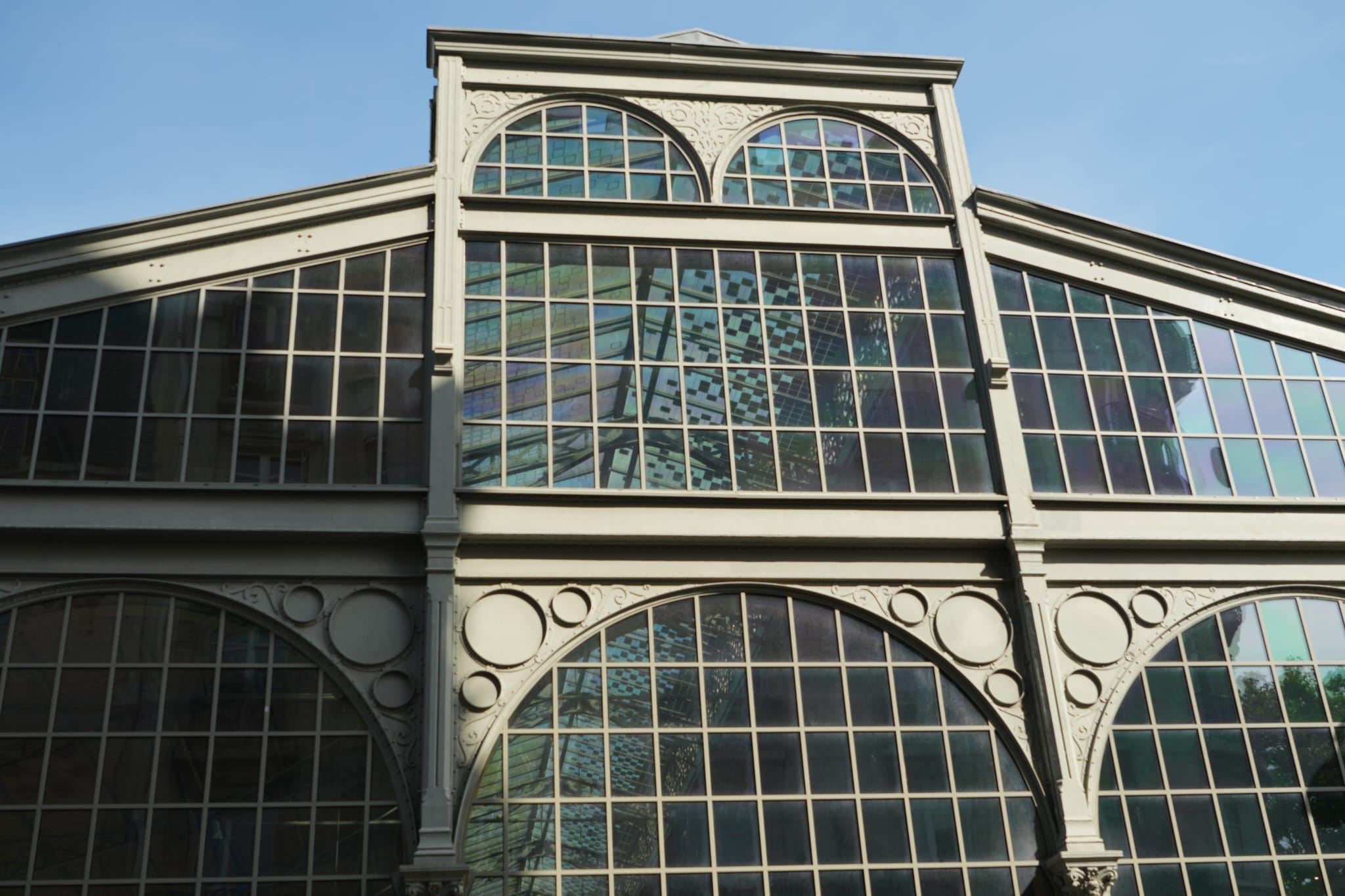 La façade en fer et verre du Carreau du Temple
